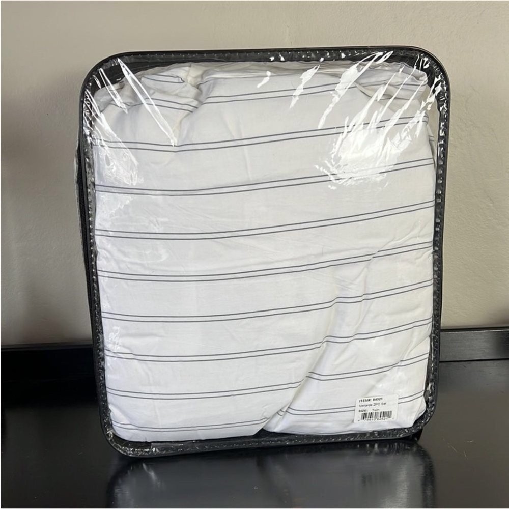 Verlarde 2 Piece Twin Bed Set